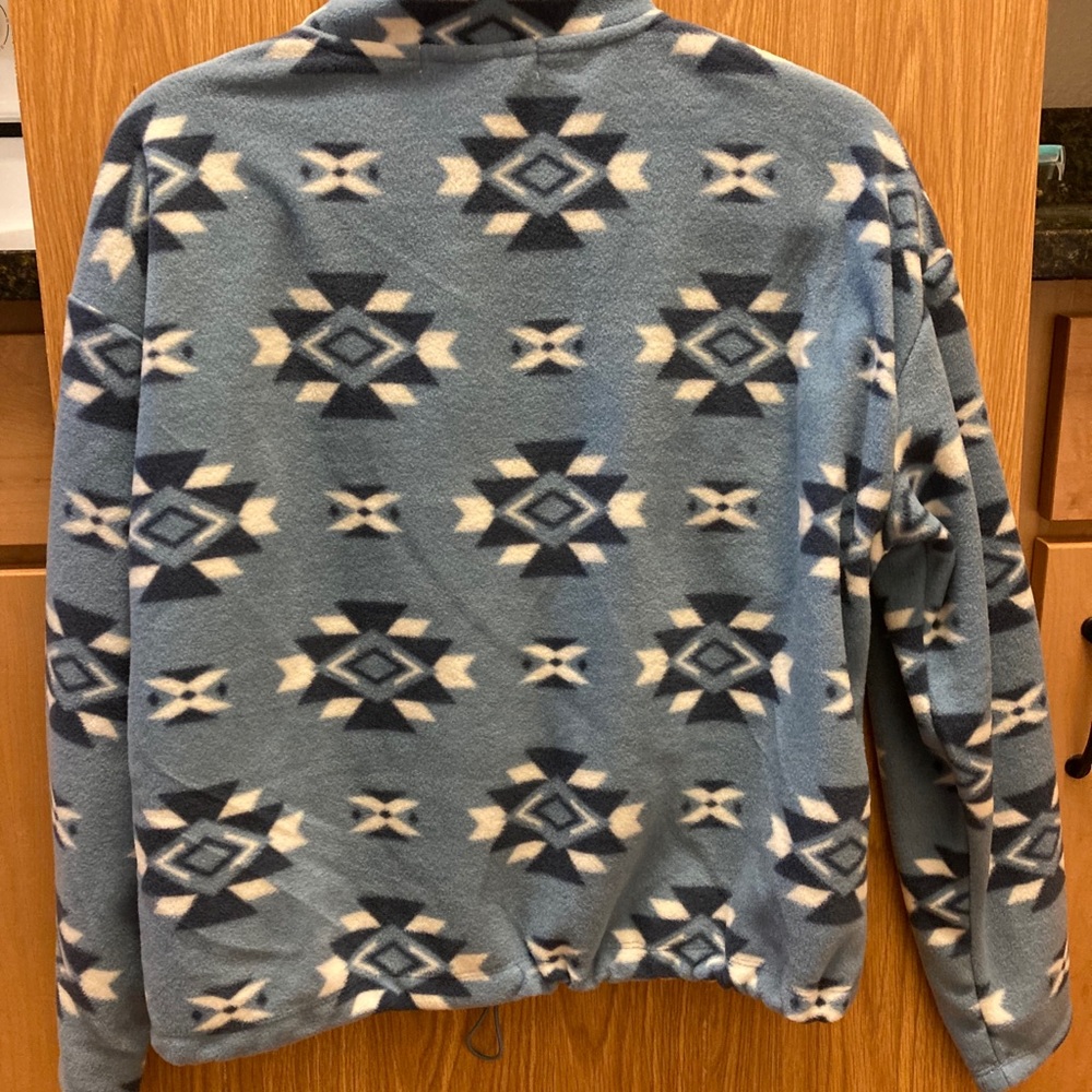 Aztec Style Pull Over - Picture 3 of 5